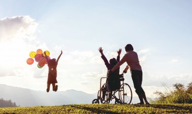 ANNELER :  ÖZEL GEREKSİNİMLİ ÇOCUKLARIN HAKLARI İÇİN YASALAR BELİRLEMELİ