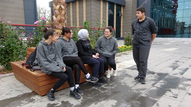DİYARBAKIRLI GENÇLER TÜRKİYE'NİN GURURU OLDULAR