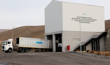 VAN’DA AKTARMA İSTASYONLARINDA GÜNLÜK 210 TON ÇÖP TOPLANIYOR