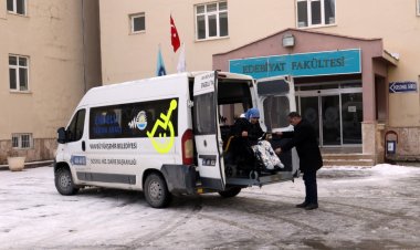 ENGELLİ ÖĞRENCİYİ, 'VAN BÜYÜKŞEHİR BELEDİYESİ' ÜNİVERSİTE HAYALLERİNE KAVUŞTURDU!