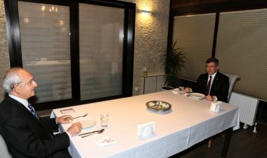 Gelecek Partisi Lideri Davutoğlu İle CHP Lideri Kılıçdaroğlu'nun Sürpriz Görüşmesi