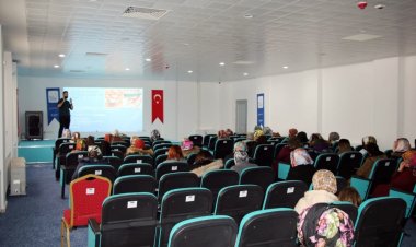 Edremit Belediyesinden Bir İlk Daha Kursiyerlere Ağız ve Diş Sağlığı Eğitimi Verildi!