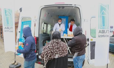 TUŞBA BELEDİYESİ SOĞUK GÜNLERDE SICAK ÇORBA İKRAMI İLE HASTA VE HASTA YAKINLARINI YALNIZ BIRAKMADI