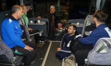 OTOBÜSLER BOLU DAĞI'NDA MAHSUR KALDI