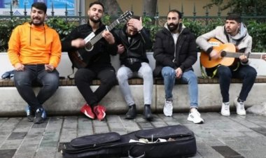 İSTİKLAL CADDESİNDE KÜRTÇE MÜZİK ENGELİ!