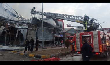 VAN'DA BİR İŞ YERİNDE YANGIN ÇIKTI!
