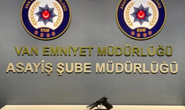 VAN'DA ÇEŞİTLİ SUÇLARDAN 22 KİŞİ TUTUKLANDI!