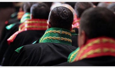 FETÖ/PDY SORUŞTURMASI SONUCU 5 SAVCI İHRAÇ OLDU: RESMİ GAZETE'DE YAYINLANDI!