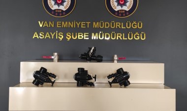 VAN'IN EDREMİT İLÇESİNDE HIRSIZLIK YAPAN BİR ŞAHIS YAKALANDI!