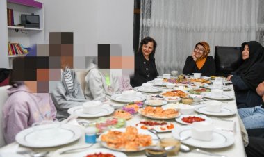 MERAL BİLMEZ'İN (VALİ BİLMEZ’İN EŞİ) SAHUR PROGRAMLARI DEVAM EDİYOR