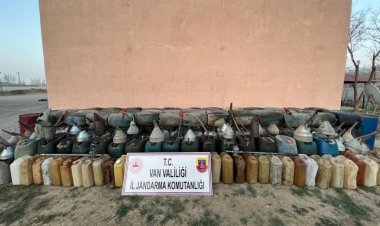 VAN'IN BAŞKALE İLÇESİNDE AKARYAKIT KAÇAKÇILIĞI YAPAN 3 KİŞİ YAKALANDI!