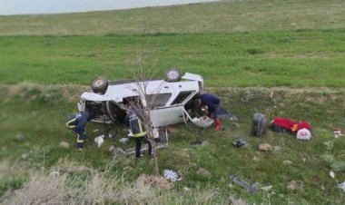 VAN'IN TUŞBA İLÇESİNDE TRAFİK KAZASI: 3 KİŞİ YARALANDI!