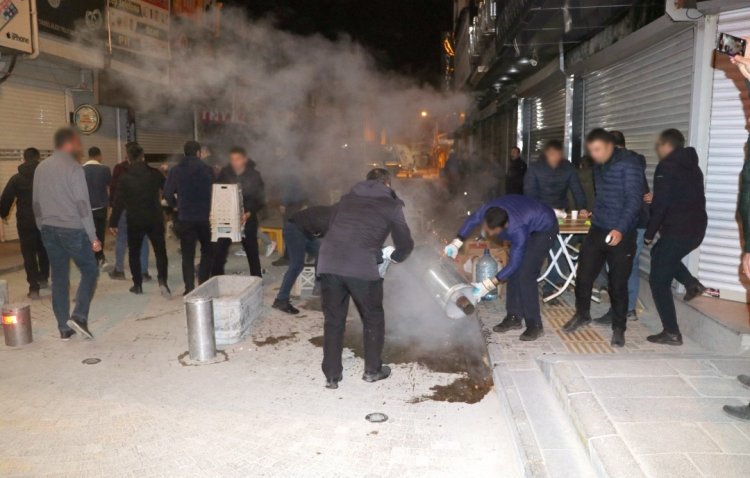 VAN BÜYÜKŞEHİR BELEDİYESİ KALDIRIM İŞGALCİLERE İZİN VERMEDİ!