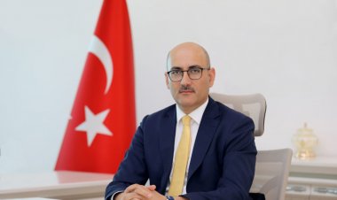 İPEKYOLU KAYMAKAMI VE BELEDİYE BAŞKAN V. SAYIN İHSAN EMRE AYDIN'IN ANNELER GÜNÜ MESAJI