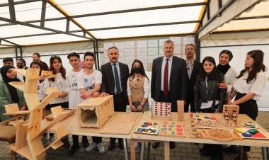 VAN'DA 2022 TÜBİTAK 4006 BİLİM FUARI VE 1. DRONE VAN İHA YARIŞLARI DÜZENLENDİ