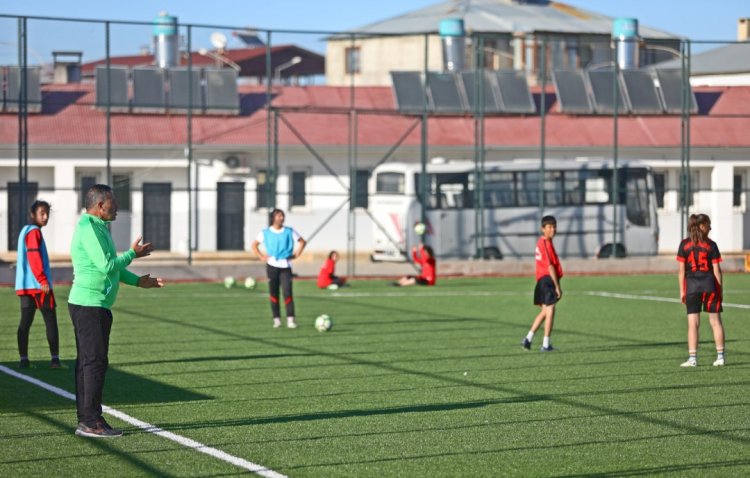 VAN'IN YEŞİL DAHA YILDIZ KIZLARI 2. LİG YOLUNDAKİ FİNAL MAÇINA HAZIRLAR!