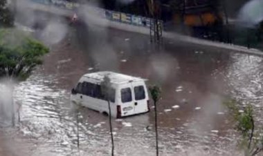 ANKARA'YA YİNE SAĞANAK: YOLLAR NEHİRLERE DÖNDÜ!