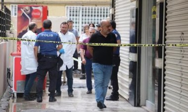 DOLABIN FİŞİNİ TAKARKEN AKIMA KAPILAN BAKKAL FECİ BİR ŞEKİLDE CAN VERDİ!