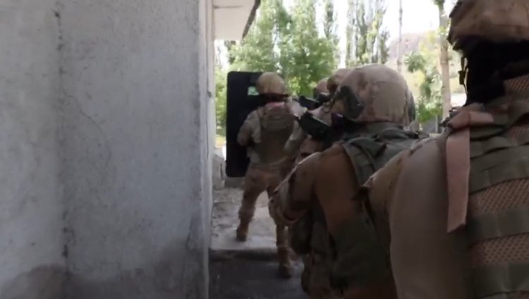 VAN MERKEZLİ 4 İLDE TERÖR OPERASYONU: 11 KİŞİ YAKALANDI!