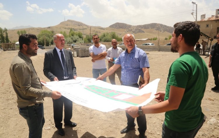 TUŞBA BELEDİYESİ MAHALLELERİN HEPSİNE PARK YAPACAK!