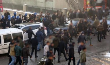 HAKKARİ'DE SİLAHLI KAVGA ORTALIK KAN GÖLÜNE DÖNDÜ 4 ÖLÜ