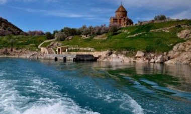 VAN'DA AKDAMAR ADASINA GİRİŞ ÜCRETİ FAHİŞ ORANDA ARTTI: 95 TL OLDU!