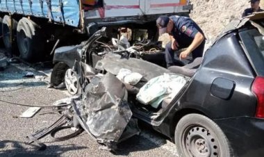 ANKARA'DA FECİ KAZA: 4 ÖLÜ VE 1 AĞIR YARALI VAR! 