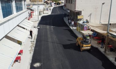 İPEKYOLU BELEDİYESİ ASFALT ÇALIŞMALARINI SÜRDÜRÜYOR!