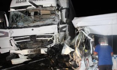 DÜĞÜN KONVOYUNDA FECİ KAZA! 8 ÖLÜ 9 YARALI!