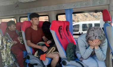 ÇANAKKALE'DE DÜZENSİZ GÖÇMENLERİN BULUNDUĞU BOT BATTI: 4'Ü ÇOCUK 6 ÖLÜ!