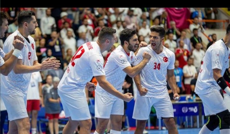 MİLLİ HENTBOL TAKIMINA VAN EV SAHİPLİĞİ YAPIYOR