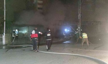 VAN'DA İŞ YERİNDE YANGIN ÇIKTI!