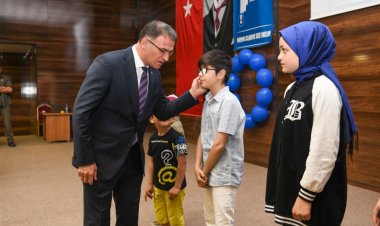 BÜYÜKŞEHİR HASTALARI YALNIZ BIRAKMIYOR: 300 DİYABETLİ ÇOCUĞA CİHAZ HEDİYE ETTİ!