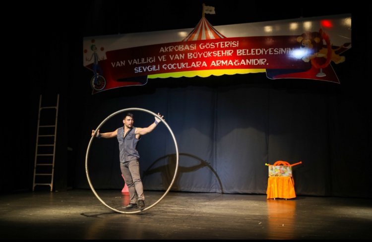139 BİN ÇOCUK 5 AYDA SİNEMA, TİYATRO VE AKROBASİ GÖSTERİSİYLE BULUŞTU