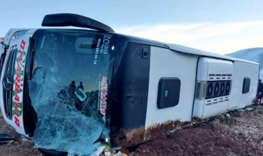 DİYARBAKIR OTOBÜSÜ AFYONKARAHİSAR'DA DEVRİLDİ: ÇOK SAYIDA ÖLÜ VE YARALI VAR!