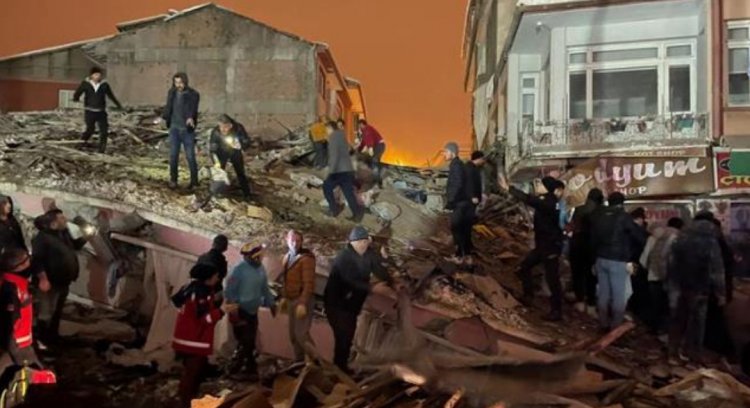 KAHRAMANMARAŞ'TA 7.4 BÜYÜKLÜĞÜNDE DEPREM! BİRÇOK İLDE BİNALAR YIKILDI!