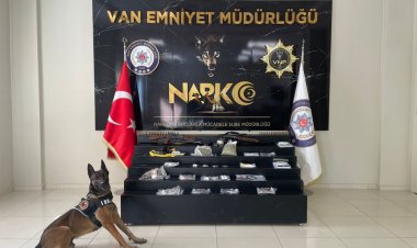 VAN'DA TORBACILARA BÜYÜK OPERASYON: YÜZLERCE KİLO UYUŞTURUCU MADDE ELE GEÇİRİLDİ.