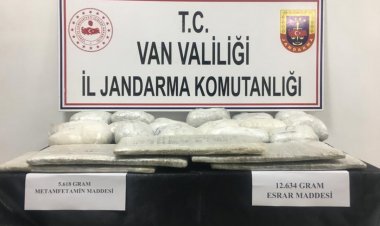 VAN'DA BİR MEZARLIKTA KİLOLARCA ESRAR BULUNDU!