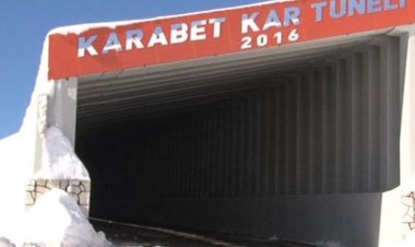 TÜRKİYE'NİN EN YÜKSEK GEÇİDİ OLAN KARABET KAR ALTINDA!