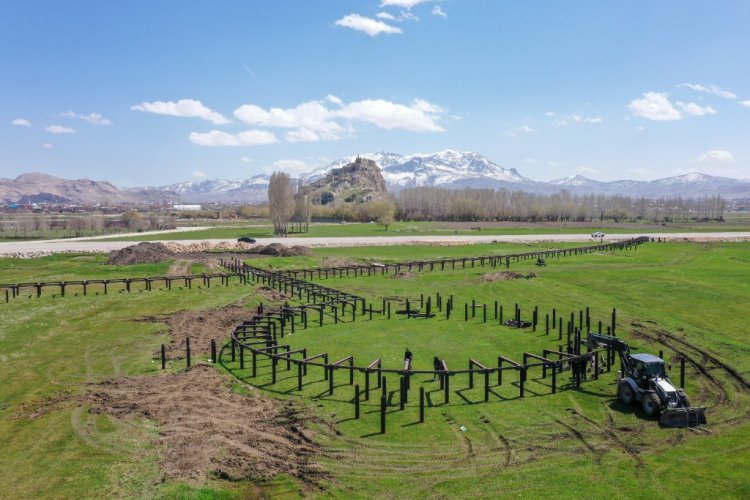 BÜYÜKŞEHİR, VAN DENİZİ İLE BULUŞTURAN DEVASA PARK İÇİN İMZA ATTI!