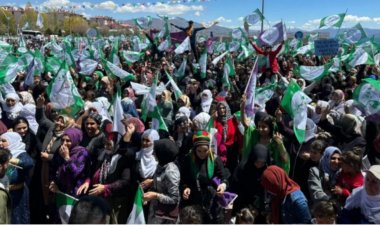 YEŞİL SOL PARTİ, FİNAL ÖNCESİ MİTİNGİNİ VAN'DA YAPIYOR!
