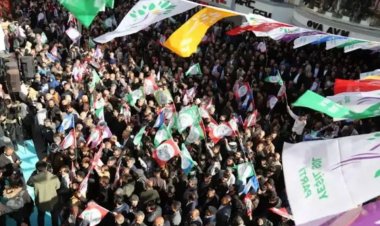 YEŞİL SOL PARTİ MİTİNGİNE ONBİNLER KATILDI, GERGİNLİK ÇIKTI: 10 GÖZALTI!