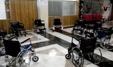 TUŞBA BELEDİYESİNDEN ÖZEL GEREKSİNİMLİ İNSANLARA TEKERLEKLİ SANDALYE DESTEĞİ