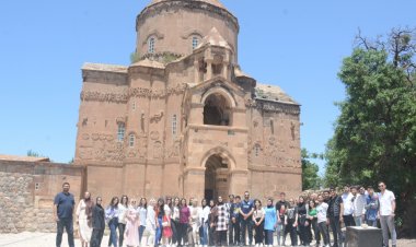 TUŞBA BELEDİYESİ, YKS SINAVI ÖNCESİ ÖĞRENCİLERE MOTİVASYON GEZİSİ DÜZENLEDİ!
