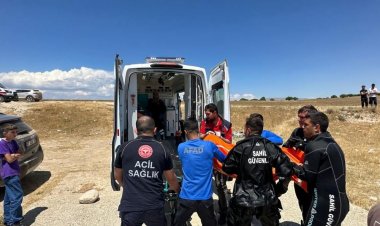 VAN GÖLÜ'NE SERİNLEMEK İÇİN GİREN 7 KİŞİDEN 2'Sİ BOĞULDU!