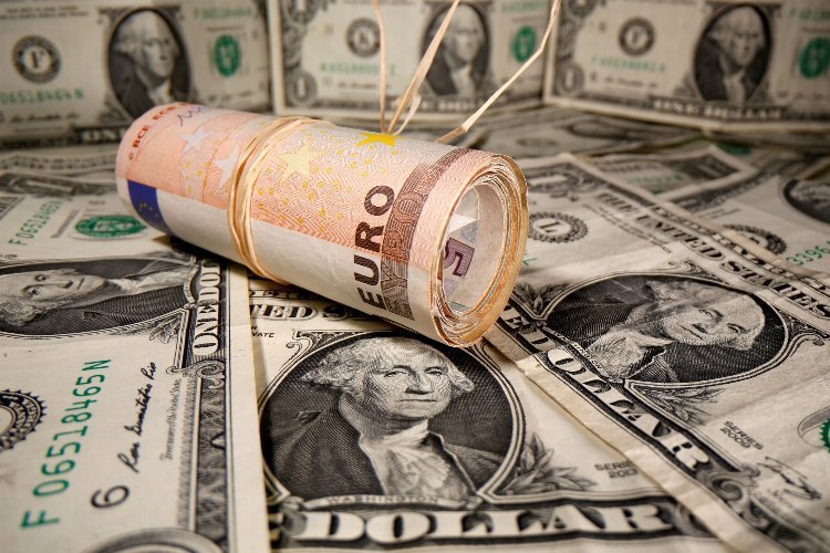 DOLAR'DAN YENİ BİR REKOR DAHA: 23 TL'Yİ GEÇTİ!