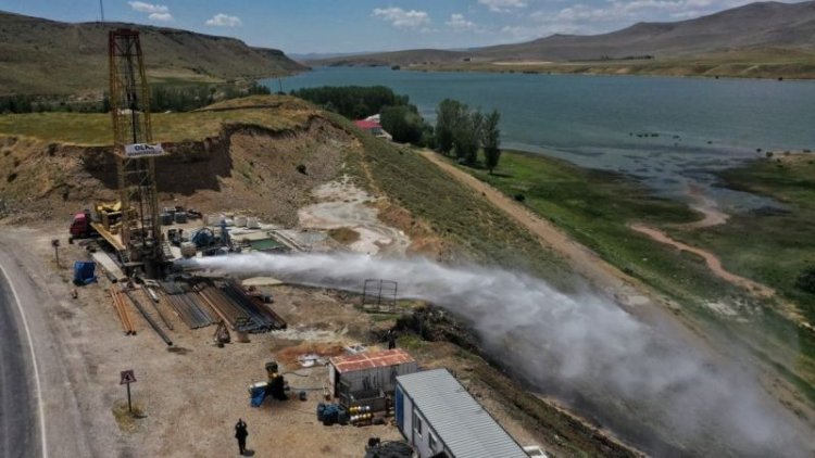 VAN'IN ERCİŞ İLÇESİNDE BULUNAN JEOTERMAL SU, TARIMDA KULLANILACAK