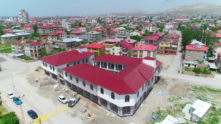 TUŞBA'DA ‘BEDESTEN ÇARŞISI’ HİZMETE GİRMEK İÇİN GÜN SAYIYOR!
