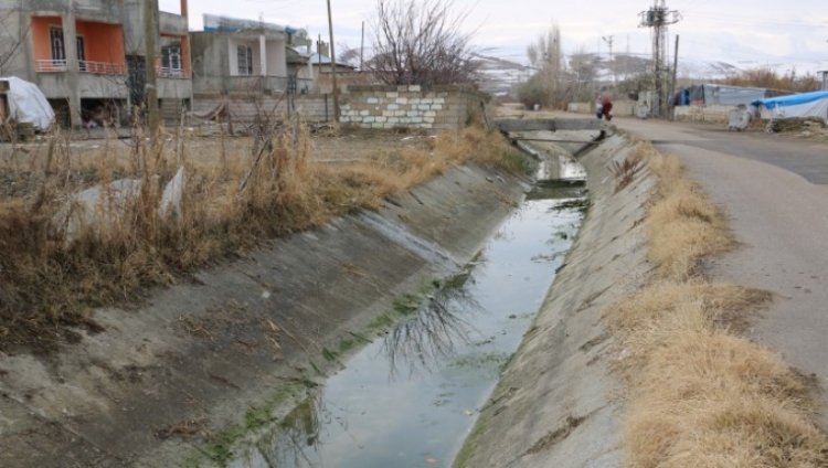 URARTU MİRASI TARİHİ KANAL, YOSUN VE ÇAMUR ÇÖPLÜĞÜNE DÖNDÜ!