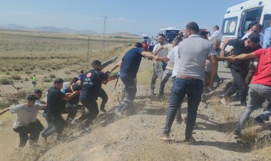 VAN'IN ERCİŞ İLÇESİNDE KAZA: 1 ÖLÜ 3 YARALI!